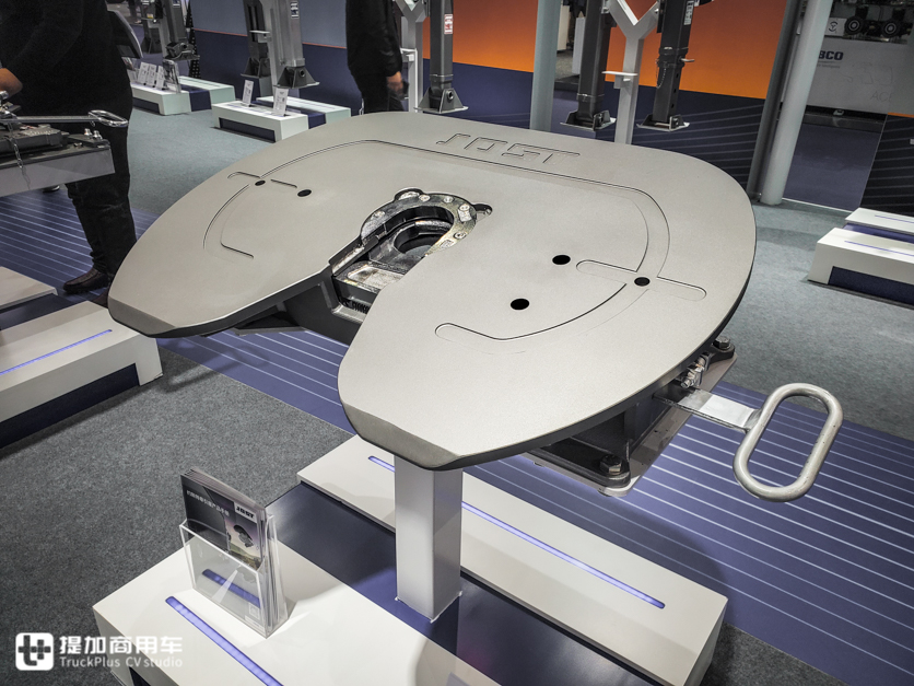 只是一块打铁板？别小瞧牵引车上的鞍座，它的配置比你想象的要多 - 第6张