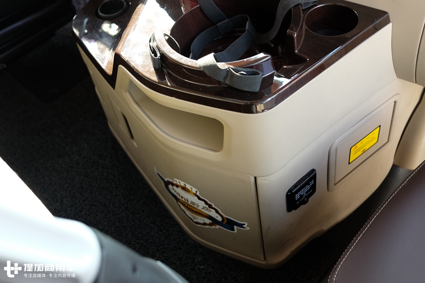 1.2米宽大卧铺,还有卡车专用厨房,解放JH6牵引车是怎么做到的? - 第9张 - 提加商用车网 1.2米宽大卧铺,还有卡车专用厨房,解放JH6牵引车是怎么做到的? - 第9张