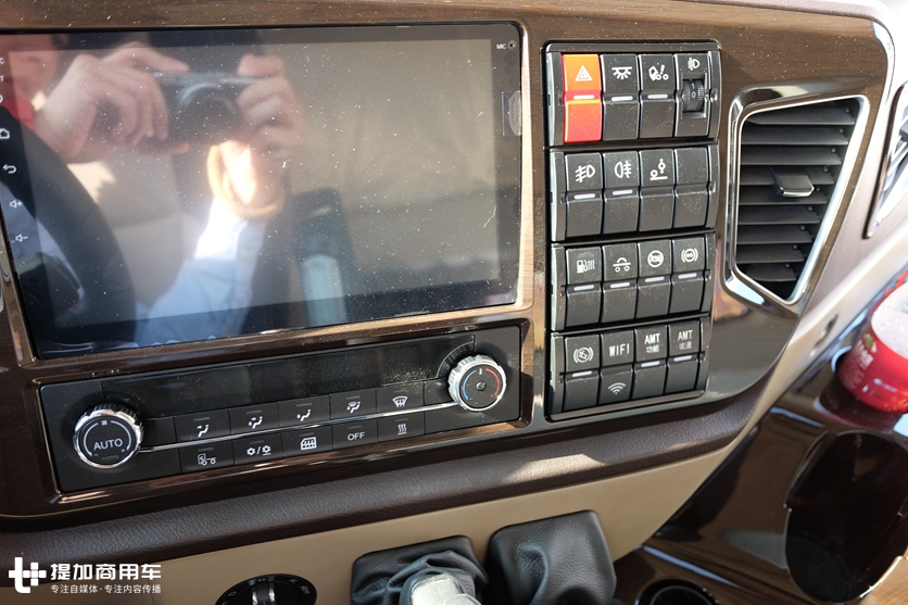 1.2米宽大卧铺,还有卡车专用厨房,解放JH6牵引车是怎么做到的? - 第14张 - 提加商用车网 1.2米宽大卧铺,还有卡车专用厨房,解放JH6牵引车是怎么做到的? - 第14张