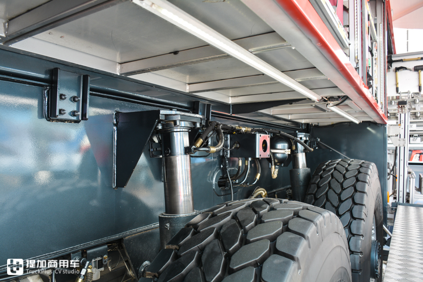 移动的消防器材仓库,装备达700多件,少见的徐工特种消防车实拍 - 第9张 - 提加商用车网 移动的消防器材仓库,装备达700多件,少见的徐工特种消防车实拍 - 第9张