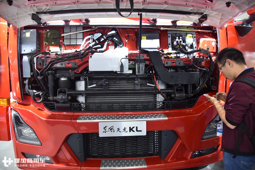 东风天龙KL对陕汽德龙X5000,不是旗舰胜似旗舰,两款高性价比牵引车推荐给你! - 第4张 - 提加商用车网 东风天龙KL对陕汽德龙X5000,不是旗舰胜似旗舰,两款高性价比牵引车推荐给你! - 第4张