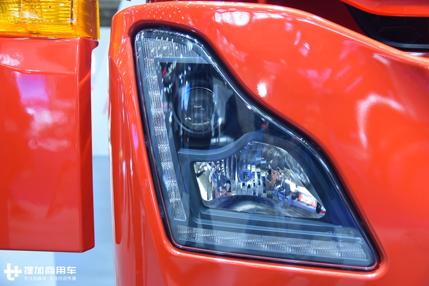 东风天龙KL对陕汽德龙X5000,不是旗舰胜似旗舰,两款高性价比牵引车推荐给你! - 第5张 - 提加商用车网 东风天龙KL对陕汽德龙X5000,不是旗舰胜似旗舰,两款高性价比牵引车推荐给你! - 第5张