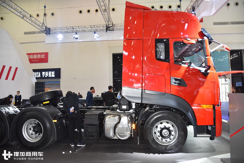 东风天龙KL对陕汽德龙X5000,不是旗舰胜似旗舰,两款高性价比牵引车推荐给你! - 第7张 - 提加商用车网 东风天龙KL对陕汽德龙X5000,不是旗舰胜似旗舰,两款高性价比牵引车推荐给你! - 第7张