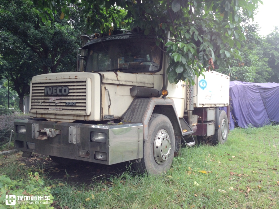 6X6全地形底盘,这款国内退役的马基路斯长头卡车,你一定没见过! - 第1张 - 提加商用车网 6X6全地形底盘,这款国内退役的马基路斯长头卡车,你一定没见过! - 第1张