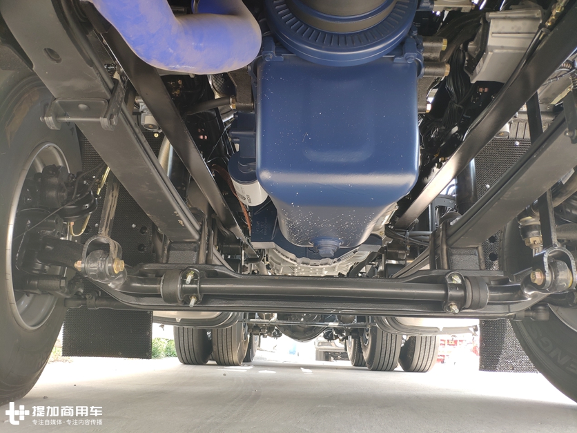 曾经辉煌的北奔重卡又回来了?国六北奔燃油车已上市,外观真抢眼 - 第6张 - 提加商用车网 曾经辉煌的北奔重卡又回来了?国六北奔燃油车已上市,外观真抢眼 - 第6张