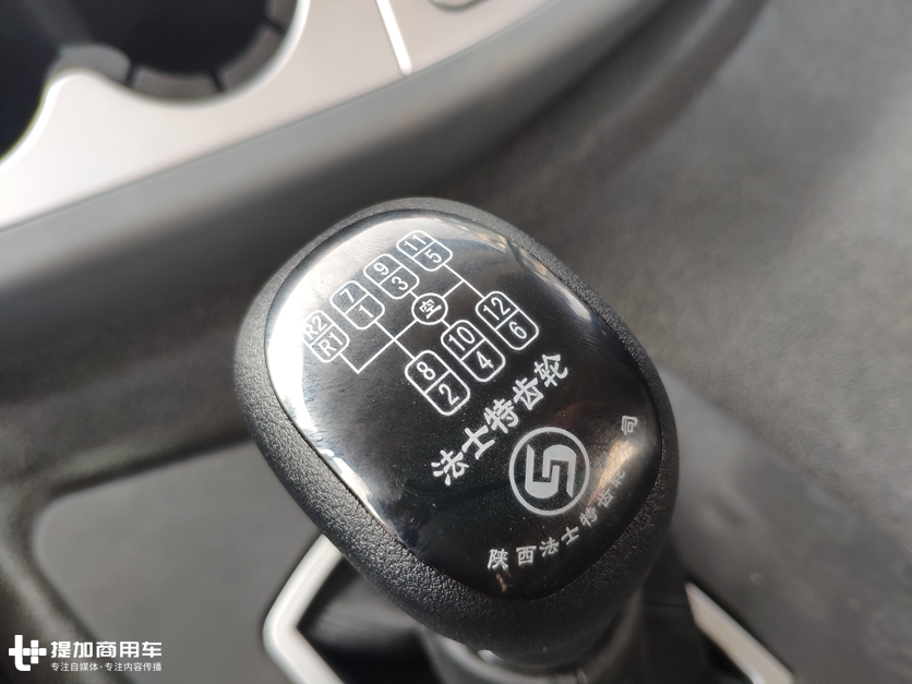 曾经辉煌的北奔重卡又回来了？国六北奔燃油车已上市，外观真抢眼 - 第7张