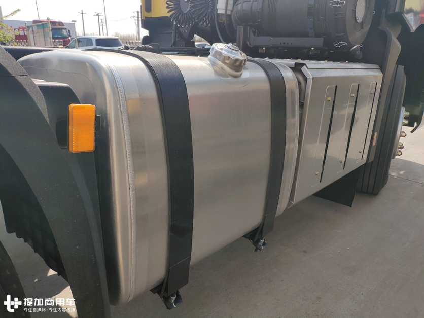 曾经辉煌的北奔重卡又回来了?国六北奔燃油车已上市,外观真抢眼 - 第10张 - 提加商用车网 曾经辉煌的北奔重卡又回来了?国六北奔燃油车已上市,外观真抢眼 - 第10张