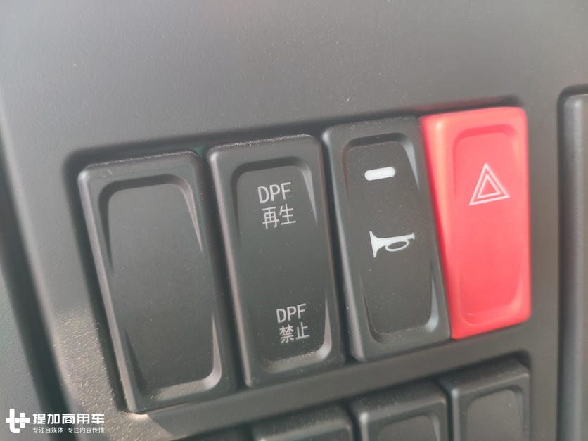 曾经辉煌的北奔重卡又回来了？国六北奔燃油车已上市，外观真抢眼 - 第15张