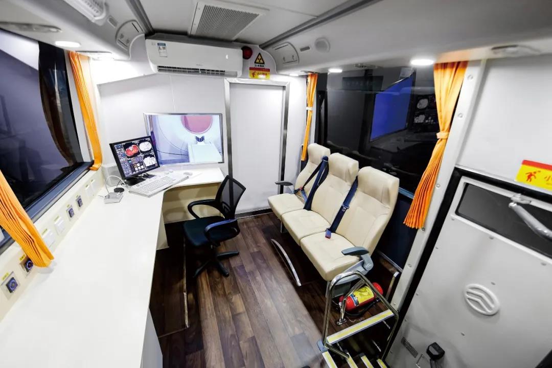 新一代金旅CT健康体检车正式交付 - 第3张