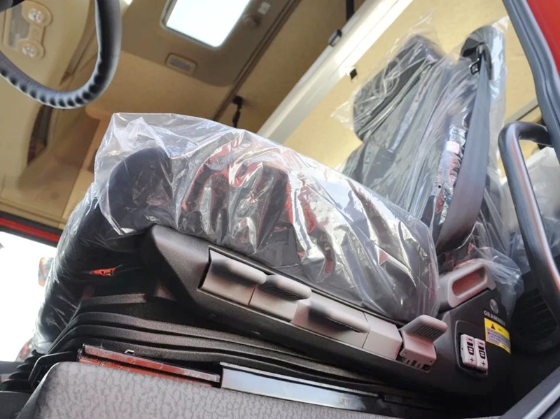 德龙X3000 6×4钜惠版牵引车已到货，请查收 - 第2张