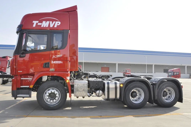 德龙X3000 6×4钜惠版牵引车已到货，请查收 - 第3张