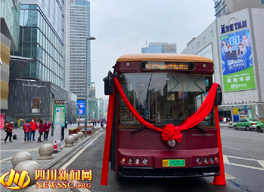 首条“铛铛车”熊猫专线正式开行 感受“最资格”的成都 - 第4张 - 提加商用车网 首条“铛铛车”熊猫专线正式开行 感受“最资格”的成都 - 第4张