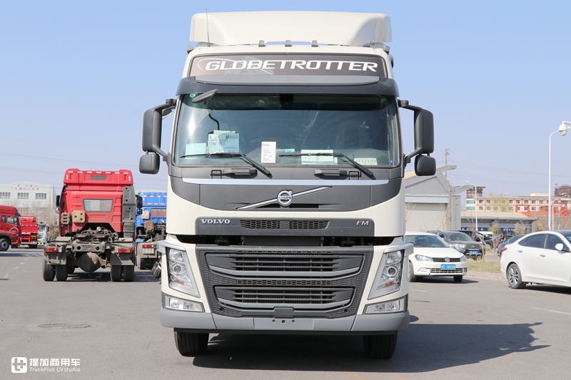 单轴和两轴驱动随时切换,还有电子手刹,沃尔沃FM6X4R牵引车实拍 - 第17张 - 提加商用车网 单轴和两轴驱动随时切换,还有电子手刹,沃尔沃FM6X4R牵引车实拍 - 第17张