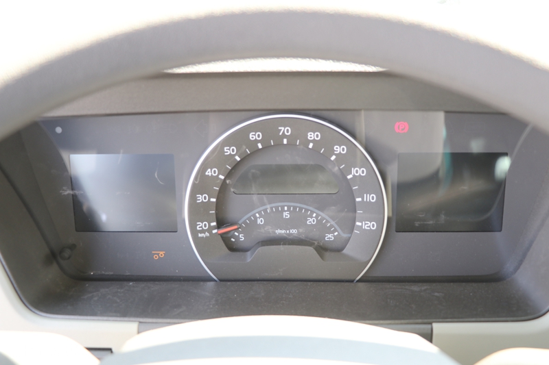 单轴和两轴驱动随时切换,还有电子手刹,沃尔沃FM6X4R牵引车实拍 - 第26张 - 提加商用车网 单轴和两轴驱动随时切换,还有电子手刹,沃尔沃FM6X4R牵引车实拍 - 第26张