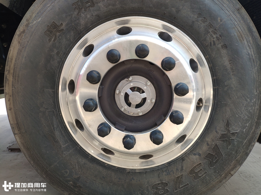 想买国六LNG卡车?配置高端,发动机靠谱的联合U+天然气重卡实拍 - 第12张 - 提加商用车网 想买国六LNG卡车?配置高端,发动机靠谱的联合U+天然气重卡实拍 - 第12张