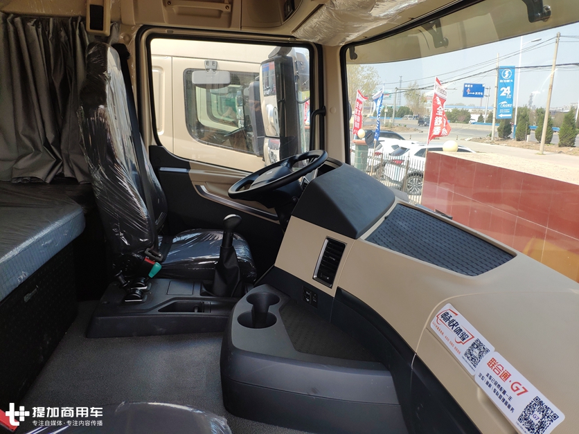 想买国六LNG卡车？配置高端，发动机靠谱的联合U+天然气重卡实拍 - 第13张