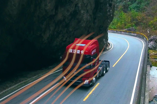 劲大、省气、可靠就选德龙X3000 LNG牵引车 - 第4张 - 提加商用车网 劲大、省气、可靠就选德龙X3000 LNG牵引车 - 第4张