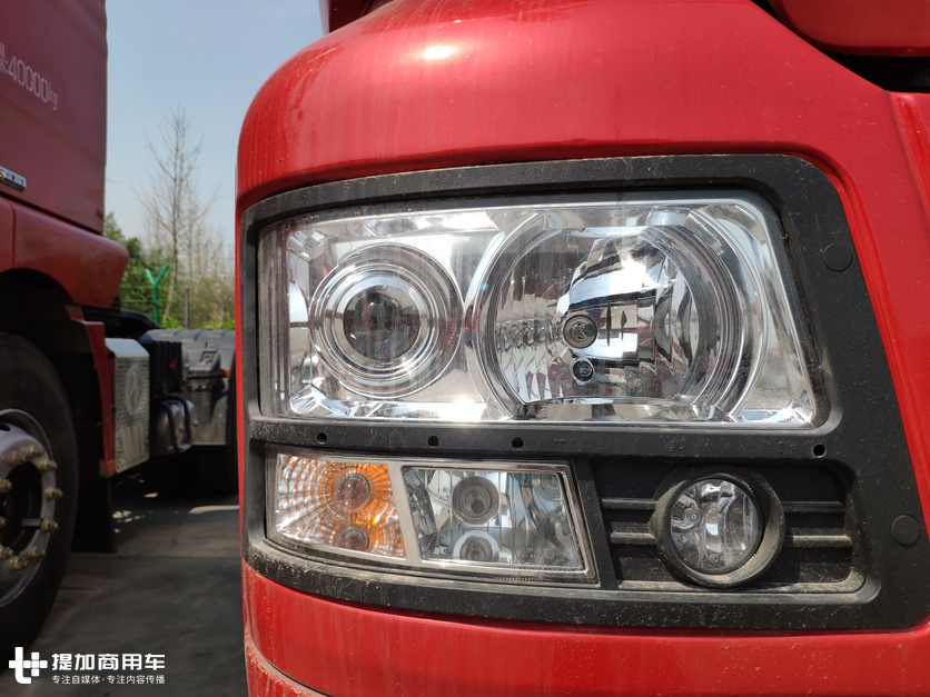 德龙新M3000对轩德X3，潍柴VS玉柴，两款陕汽旗下的LNG牵引车对比评测 - 第8张