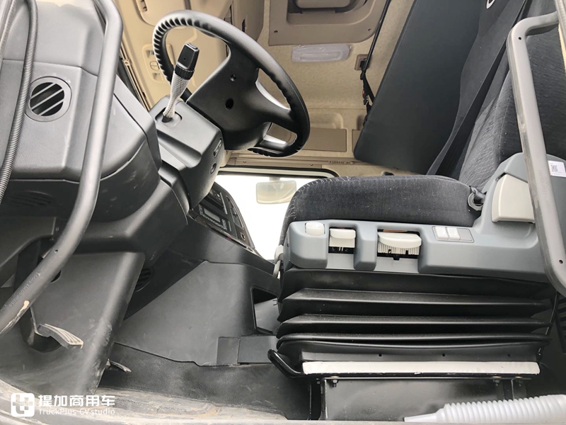 又一款平地板、大空间的载货车即将到来,正在路试的华菱汉马H9载货车实拍 - 第5张 - 提加商用车网 又一款平地板、大空间的载货车即将到来,正在路试的华菱汉马H9载货车实拍 - 第5张