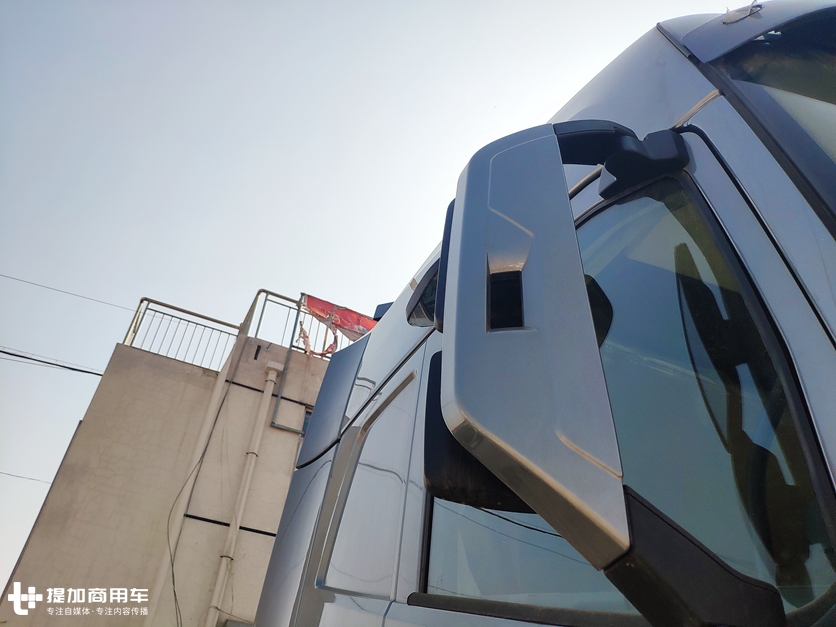 大运新推出的旗舰重卡V9怎么样?最近偶遇了一辆,带您好好看看配置如何 - 第5张 - 提加商用车网 大运新推出的旗舰重卡V9怎么样?最近偶遇了一辆,带您好好看看配置如何 - 第5张