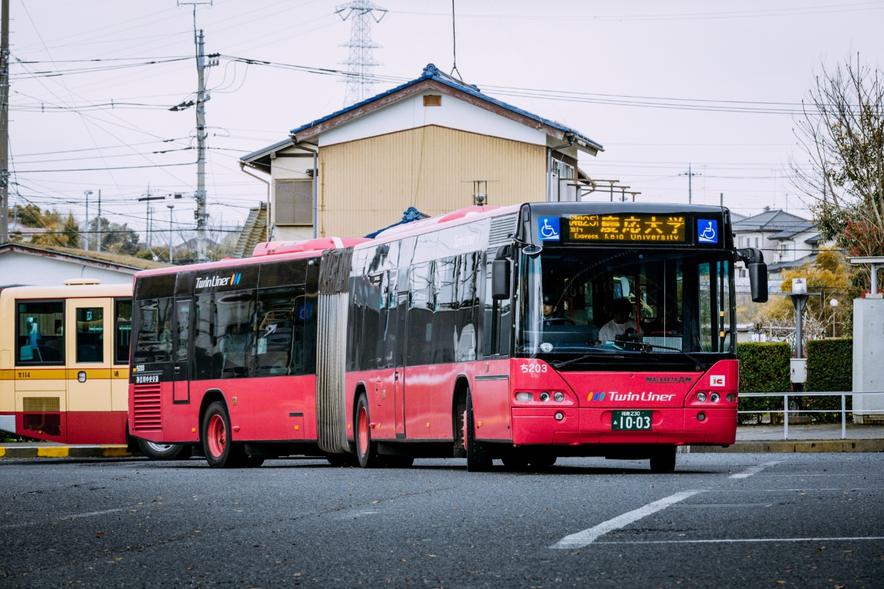 既有新理念又保留“德味”，这款尼奥普兰公交，撑起日本铰接巴士发展的一个阶段