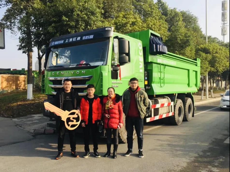 出勤高效率高，“工程之王”红岩自卸车，满足基建市场各项需求 - 第1张