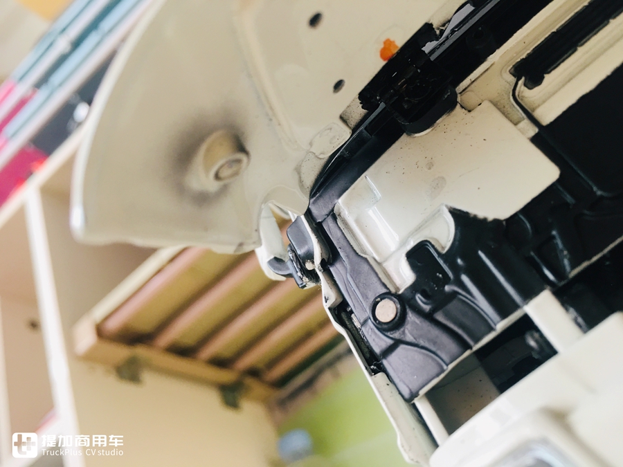 东风商用车的旗舰产品——1:24天龙旗舰卡车模型实拍评测 - 第12张
