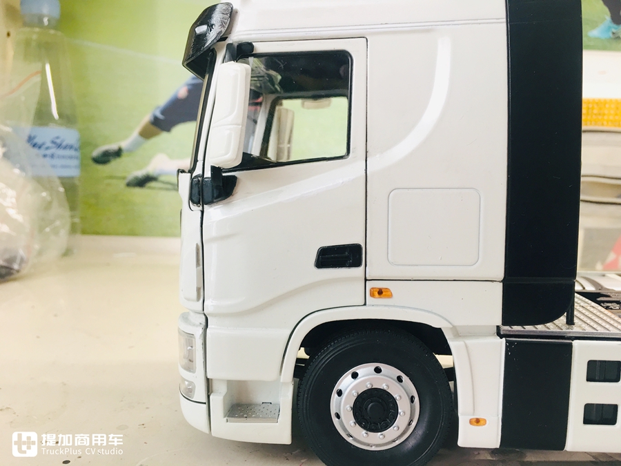 东风商用车的旗舰产品——1:24天龙旗舰卡车模型实拍评测 - 第13张