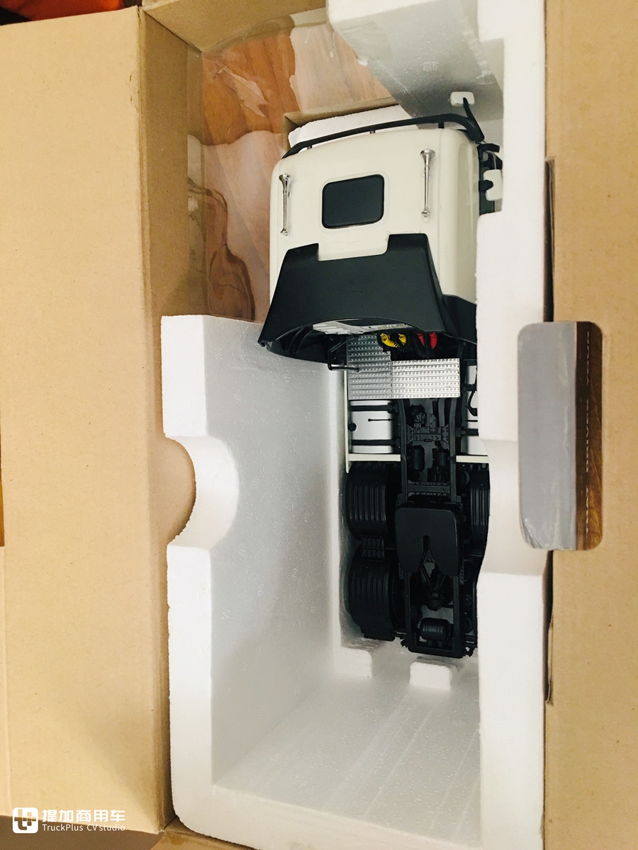 东风商用车的旗舰产品——1:24天龙旗舰卡车模型实拍评测 - 第38张