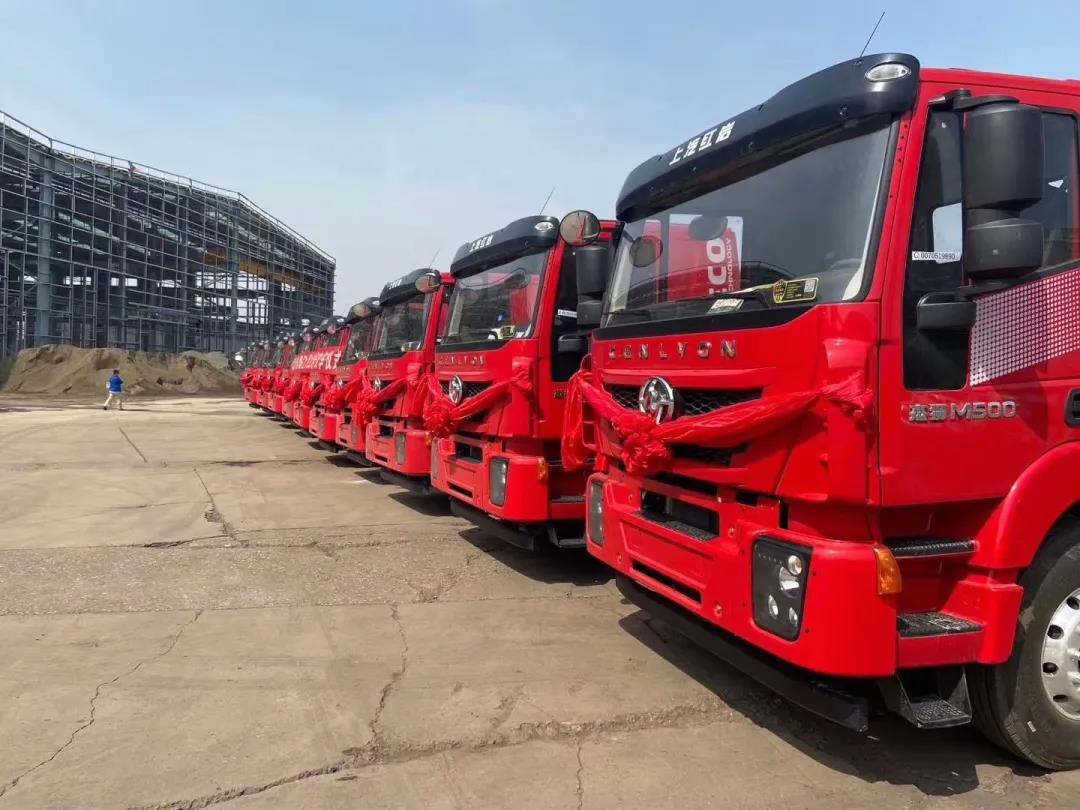 销量节节攀升!又一批红岩杰狮牵引车顺利交付