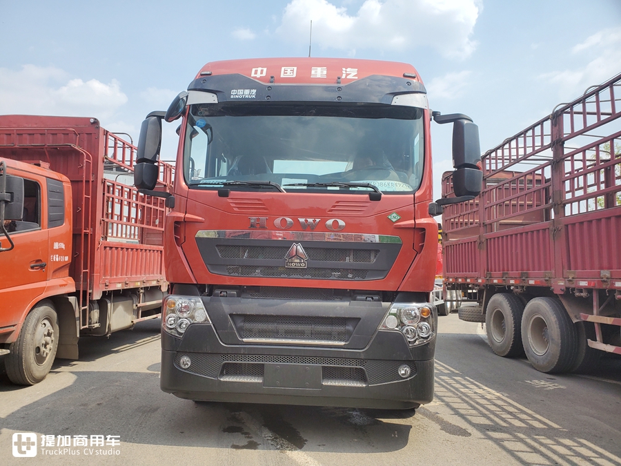 豪沃新出的TX7牵引车,配置怎么样?实拍国六LNG车型带您好好看看 - 第2张 - 提加商用车网 豪沃新出的TX7牵引车,配置怎么样?实拍国六LNG车型带您好好看看 - 第2张