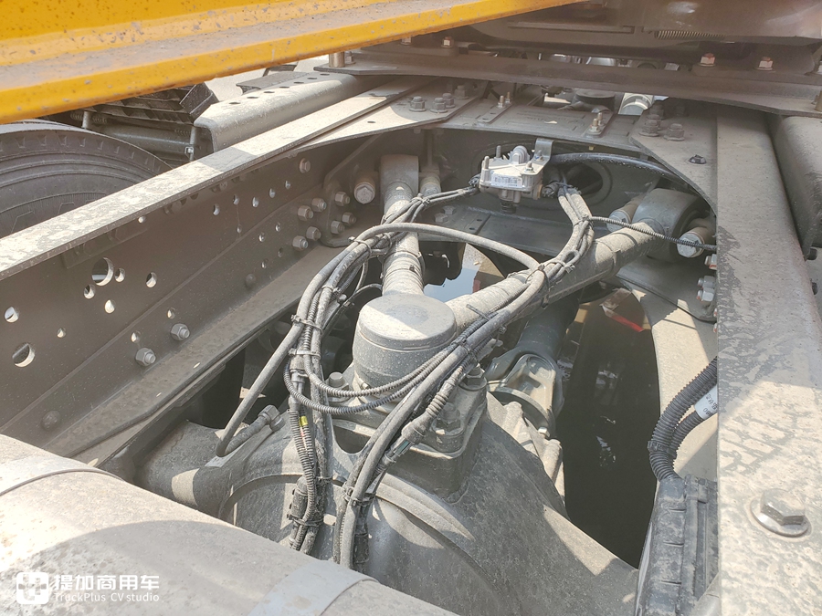 豪沃新出的TX7牵引车,配置怎么样?实拍国六LNG车型带您好好看看 - 第33张 - 提加商用车网 豪沃新出的TX7牵引车,配置怎么样?实拍国六LNG车型带您好好看看 - 第33张