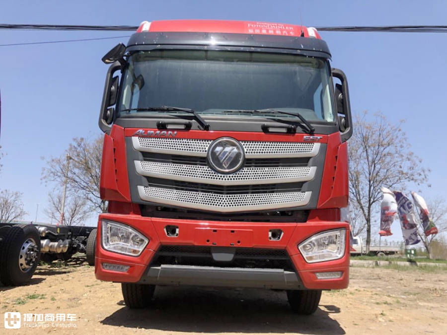奔驰动力的欧曼EST载货车实拍,售价基本与康明斯X12车型相同,考虑一下吗? - 第2张 - 提加商用车网 奔驰动力的欧曼EST载货车实拍,售价基本与康明斯X12车型相同,考虑一下吗? - 第2张