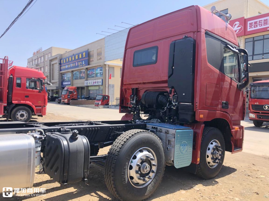 奔驰动力的欧曼EST载货车实拍,售价基本与康明斯X12车型相同,考虑一下吗? - 第13张 - 提加商用车网 奔驰动力的欧曼EST载货车实拍,售价基本与康明斯X12车型相同,考虑一下吗? - 第13张