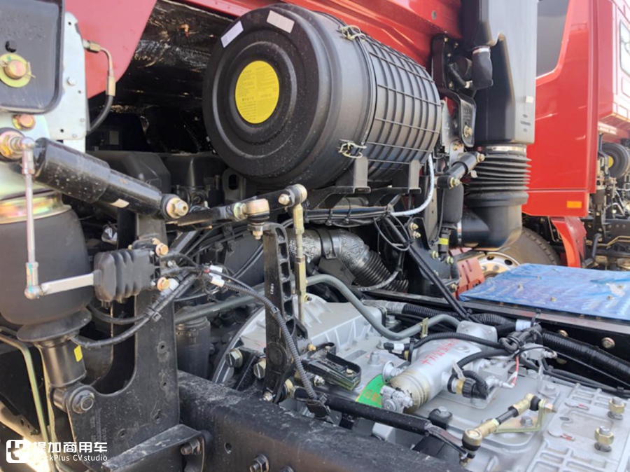 奔驰动力的欧曼EST载货车实拍,售价基本与康明斯X12车型相同,考虑一下吗? - 第12张 - 提加商用车网 奔驰动力的欧曼EST载货车实拍,售价基本与康明斯X12车型相同,考虑一下吗? - 第12张