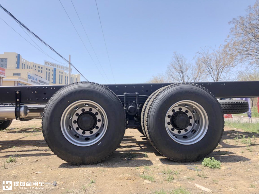 奔驰动力的欧曼EST载货车实拍,售价基本与康明斯X12车型相同,考虑一下吗? - 第16张 - 提加商用车网 奔驰动力的欧曼EST载货车实拍,售价基本与康明斯X12车型相同,考虑一下吗? - 第16张