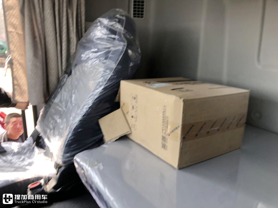 奔驰动力的欧曼EST载货车实拍,售价基本与康明斯X12车型相同,考虑一下吗? - 第8张 - 提加商用车网 奔驰动力的欧曼EST载货车实拍,售价基本与康明斯X12车型相同,考虑一下吗? - 第8张