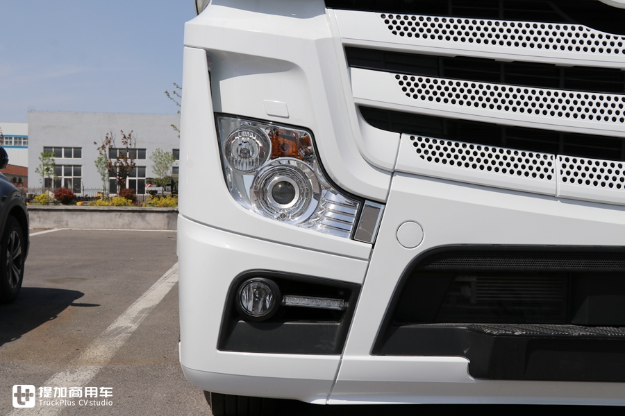 平地板奔驰卡车售价50多万?还有一系列高端配置,现在进口卡车这么香吗? - 第7张 - 提加商用车网 平地板奔驰卡车售价50多万?还有一系列高端配置,现在进口卡车这么香吗? - 第7张