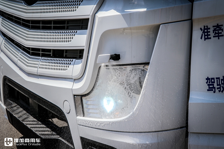 平地板奔驰卡车售价50多万?还有一系列高端配置,现在进口卡车这么香吗? - 第8张 - 提加商用车网 平地板奔驰卡车售价50多万?还有一系列高端配置,现在进口卡车这么香吗? - 第8张