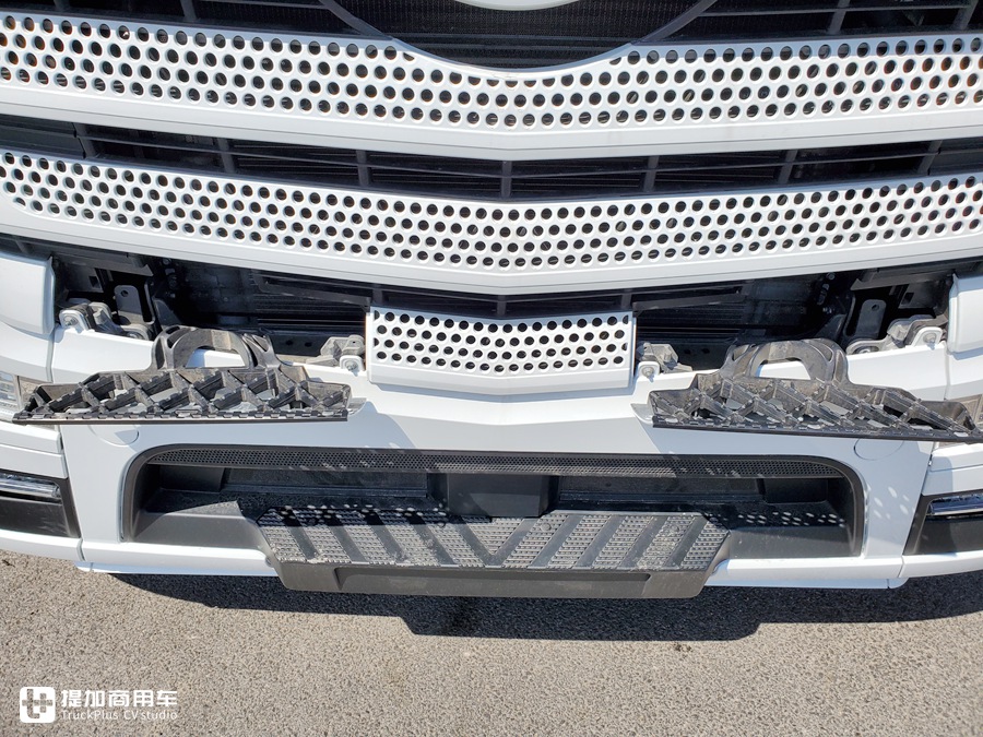 平地板奔驰卡车售价50多万?还有一系列高端配置,现在进口卡车这么香吗? - 第6张 - 提加商用车网 平地板奔驰卡车售价50多万?还有一系列高端配置,现在进口卡车这么香吗? - 第6张