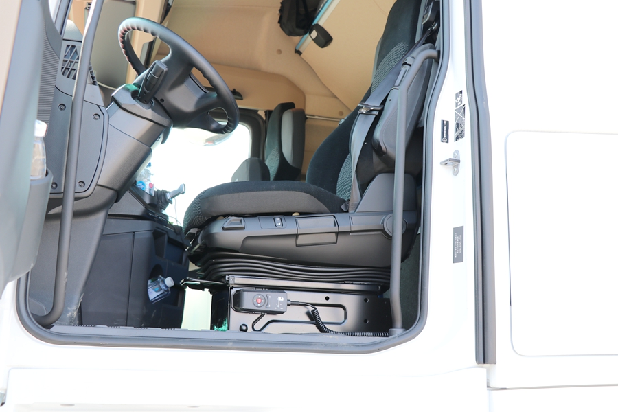 平地板奔驰卡车售价50多万?还有一系列高端配置,现在进口卡车这么香吗? - 第12张 - 提加商用车网 平地板奔驰卡车售价50多万?还有一系列高端配置,现在进口卡车这么香吗? - 第12张