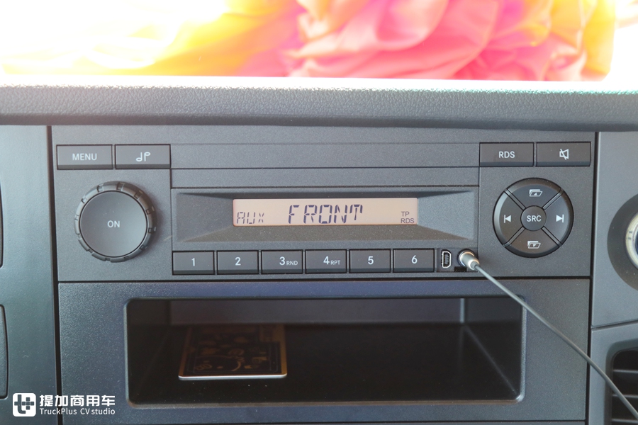 平地板奔驰卡车售价50多万?还有一系列高端配置,现在进口卡车这么香吗? - 第18张 - 提加商用车网 平地板奔驰卡车售价50多万?还有一系列高端配置,现在进口卡车这么香吗? - 第18张