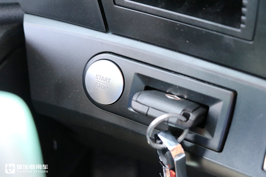 平地板奔驰卡车售价50多万?还有一系列高端配置,现在进口卡车这么香吗? - 第20张 - 提加商用车网 平地板奔驰卡车售价50多万?还有一系列高端配置,现在进口卡车这么香吗? - 第20张