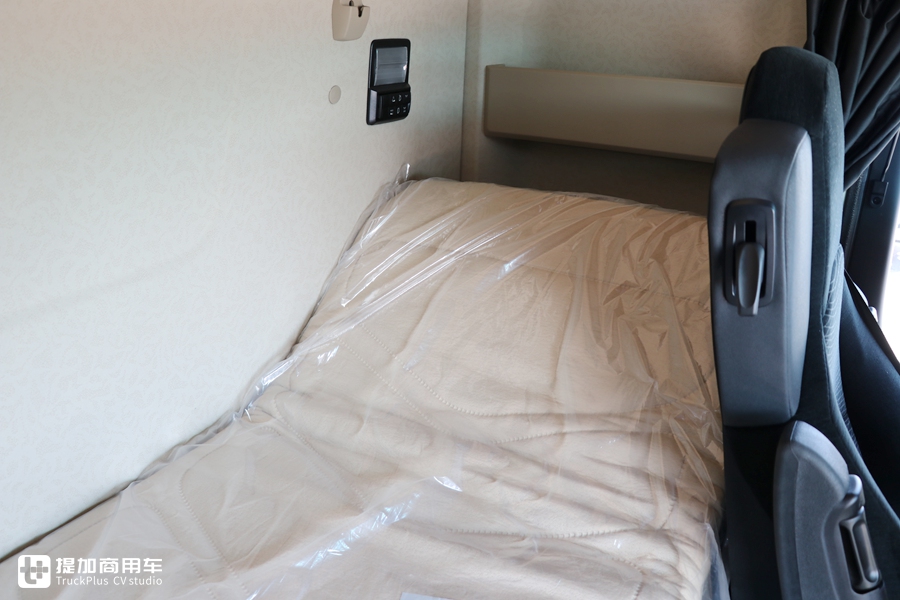 平地板奔驰卡车售价50多万?还有一系列高端配置,现在进口卡车这么香吗? - 第21张 - 提加商用车网 平地板奔驰卡车售价50多万?还有一系列高端配置,现在进口卡车这么香吗? - 第21张