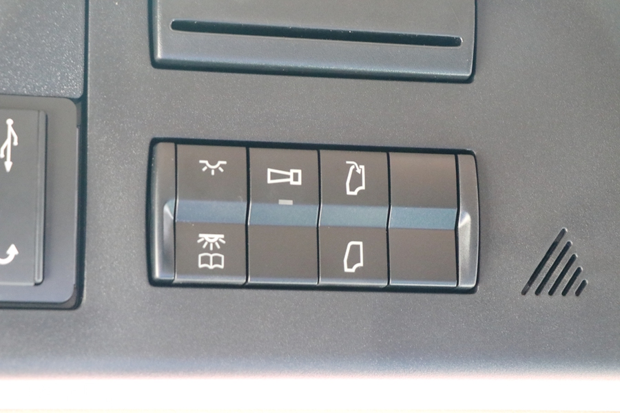 平地板奔驰卡车售价50多万?还有一系列高端配置,现在进口卡车这么香吗? - 第22张 - 提加商用车网 平地板奔驰卡车售价50多万?还有一系列高端配置,现在进口卡车这么香吗? - 第22张