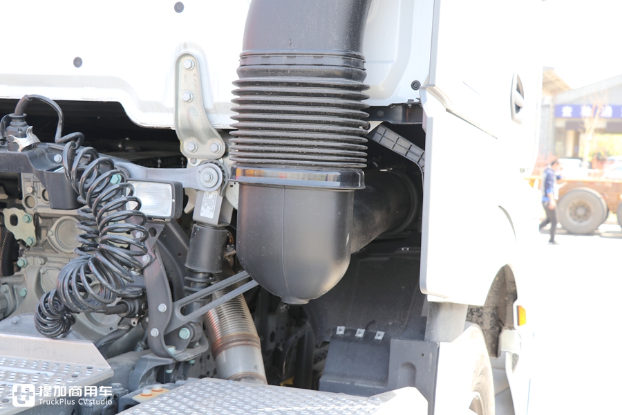 平地板奔驰卡车售价50多万?还有一系列高端配置,现在进口卡车这么香吗? - 第26张 - 提加商用车网 平地板奔驰卡车售价50多万?还有一系列高端配置,现在进口卡车这么香吗? - 第26张