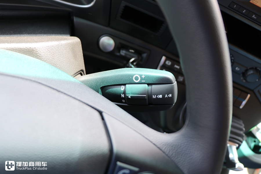 平地板奔驰卡车售价50多万?还有一系列高端配置,现在进口卡车这么香吗? - 第27张 - 提加商用车网 平地板奔驰卡车售价50多万?还有一系列高端配置,现在进口卡车这么香吗? - 第27张