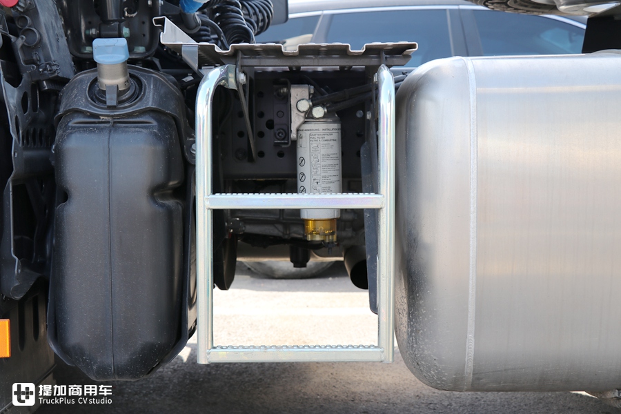 平地板奔驰卡车售价50多万?还有一系列高端配置,现在进口卡车这么香吗? - 第35张 - 提加商用车网 平地板奔驰卡车售价50多万?还有一系列高端配置,现在进口卡车这么香吗? - 第35张