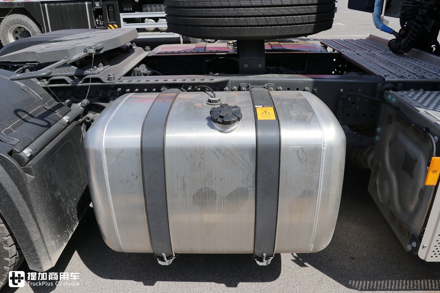 平地板奔驰卡车售价50多万?还有一系列高端配置,现在进口卡车这么香吗? - 第38张 - 提加商用车网 平地板奔驰卡车售价50多万?还有一系列高端配置,现在进口卡车这么香吗? - 第38张
