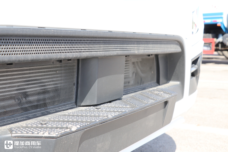 平地板奔驰卡车售价50多万?还有一系列高端配置,现在进口卡车这么香吗? - 第39张 - 提加商用车网 平地板奔驰卡车售价50多万?还有一系列高端配置,现在进口卡车这么香吗? - 第39张
